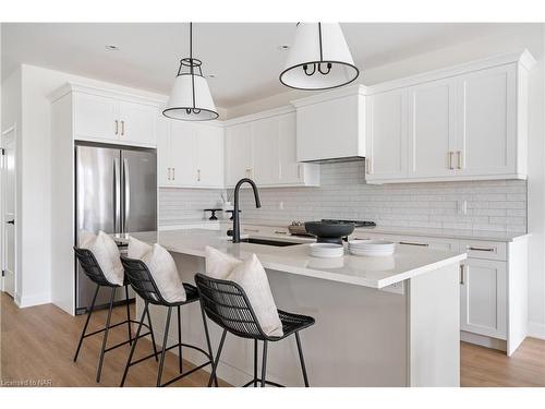 1 Stickles Street, Fonthill, ON - Indoor Photo Showing Kitchen With Upgraded Kitchen