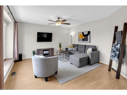 20 Manley Crescent, Thorold, ON - Indoor Photo Showing Living Room With Fireplace