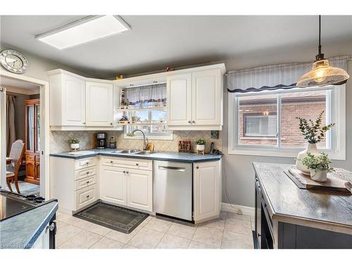 14 Cascade Court, St. Catharines, ON - Indoor Photo Showing Kitchen With Double Sink