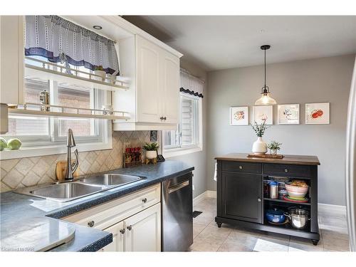 14 Cascade Court, St. Catharines, ON - Indoor Photo Showing Kitchen With Double Sink