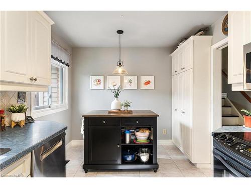 14 Cascade Court, St. Catharines, ON - Indoor Photo Showing Kitchen