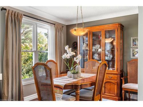 14 Cascade Court, St. Catharines, ON - Indoor Photo Showing Dining Room