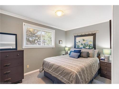 14 Cascade Court, St. Catharines, ON - Indoor Photo Showing Bedroom