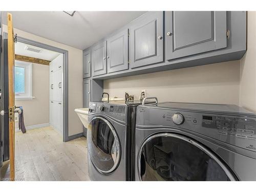 1562 Ridge Rd, Ridgeway, ON - Indoor Photo Showing Laundry Room