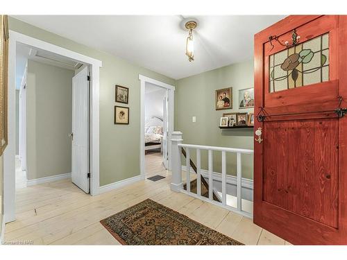 1562 Ridge Rd, Ridgeway, ON - Indoor Photo Showing Other Room