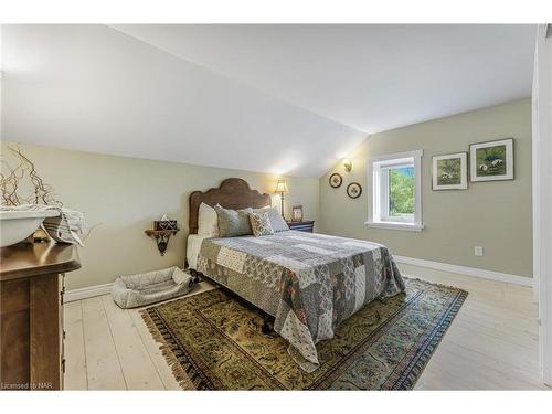 1562 Ridge Rd, Ridgeway, ON - Indoor Photo Showing Bedroom