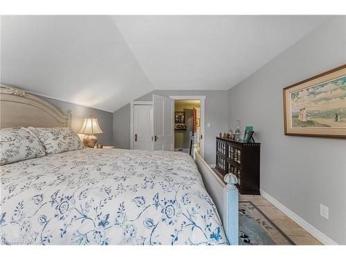 1562 Ridge Rd, Ridgeway, ON - Indoor Photo Showing Bedroom