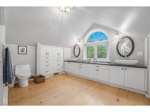 1562 Ridge Rd, Ridgeway, ON - Indoor Photo Showing Bathroom