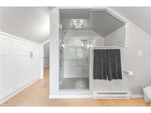 1562 Ridge Rd, Ridgeway, ON - Indoor Photo Showing Bathroom