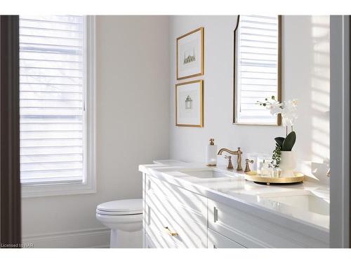 27 Arbourvale Common, St. Catharines, ON - Indoor Photo Showing Bathroom