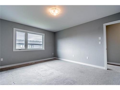 7209 Parsa Street, Niagara Falls, ON - Indoor Photo Showing Other Room