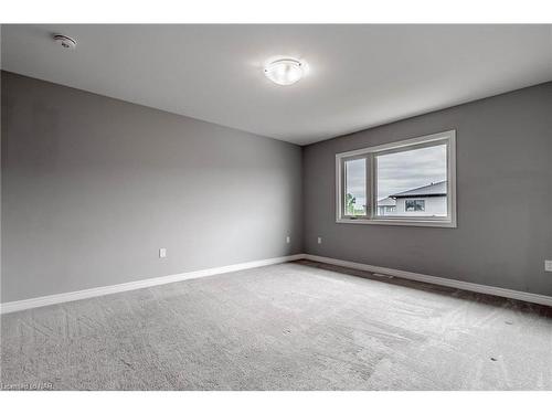 7209 Parsa Street, Niagara Falls, ON - Indoor Photo Showing Other Room