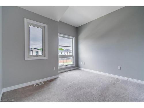 7209 Parsa Street, Niagara Falls, ON - Indoor Photo Showing Other Room