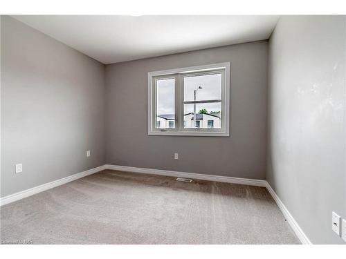 7209 Parsa Street, Niagara Falls, ON - Indoor Photo Showing Other Room