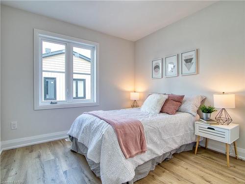 3-13 Valley Road, St. Catharines, ON - Indoor Photo Showing Bedroom