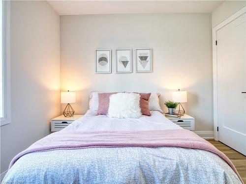 3-13 Valley Road, St. Catharines, ON - Indoor Photo Showing Bedroom