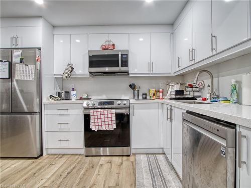 3-13 Valley Road, St. Catharines, ON - Indoor Photo Showing Kitchen With Stainless Steel Kitchen With Upgraded Kitchen