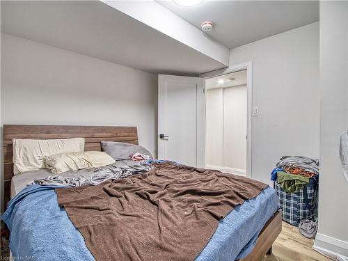 3-13 Valley Road, St. Catharines, ON - Indoor Photo Showing Bedroom