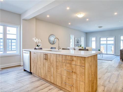 3-13 Valley Road, St. Catharines, ON - Indoor Photo Showing Kitchen