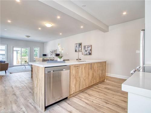 3-13 Valley Road, St. Catharines, ON - Indoor Photo Showing Kitchen