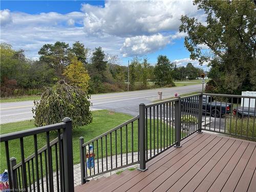 4456 Lyons Creek Road, Niagara Falls, ON - Outdoor With Deck Patio Veranda