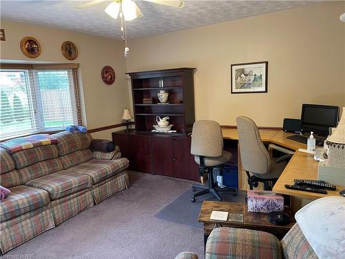 4456 Lyons Creek Road, Niagara Falls, ON - Indoor Photo Showing Office