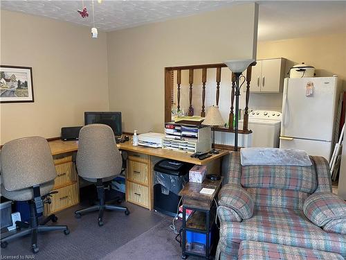 4456 Lyons Creek Road, Niagara Falls, ON - Indoor Photo Showing Office