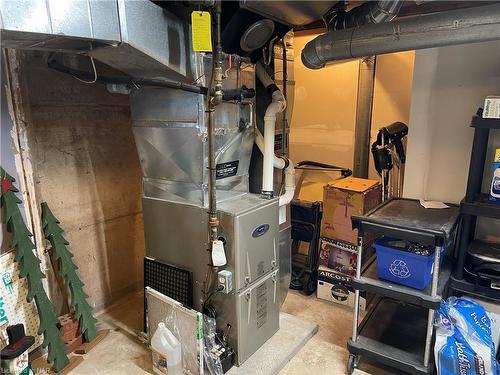 4456 Lyons Creek Road, Niagara Falls, ON - Indoor Photo Showing Basement