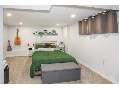 30 Rosedale Avenue, St. Catharines, ON - Indoor Photo Showing Bedroom