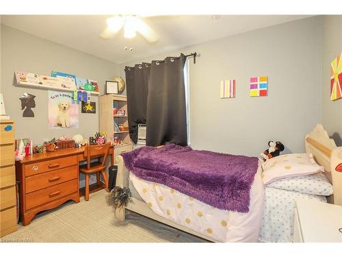 30 Rosedale Avenue, St. Catharines, ON - Indoor Photo Showing Bedroom