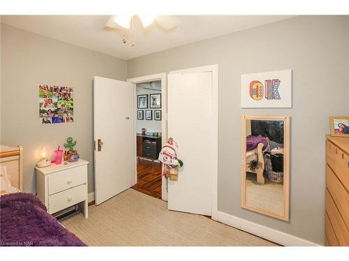 30 Rosedale Avenue, St. Catharines, ON - Indoor Photo Showing Bedroom