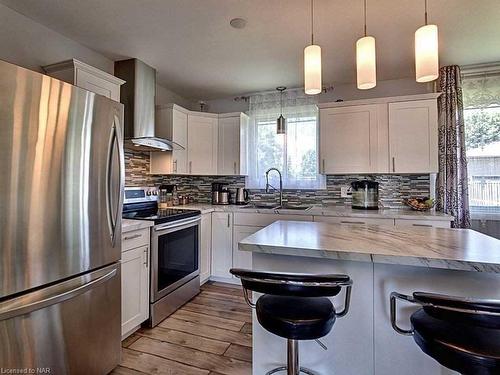 6631 Argyll Crescent, Niagara Falls, ON - Indoor Photo Showing Kitchen