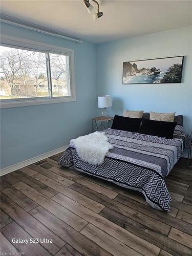 6631 Argyll Crescent, Niagara Falls, ON - Indoor Photo Showing Bedroom