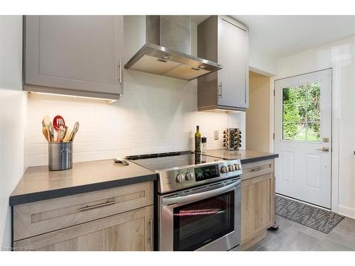 1717 Cream Street, Pelham, ON - Indoor Photo Showing Kitchen