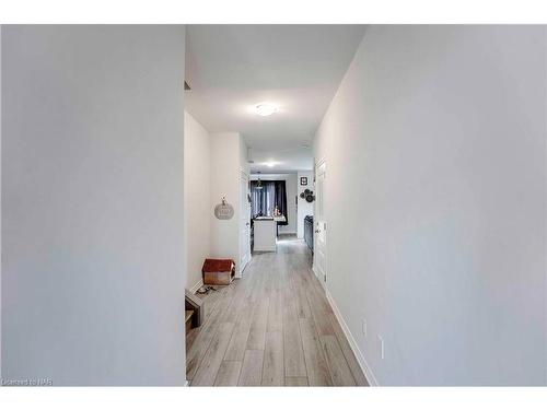 7125 Parsa Street, Niagara Falls, ON - Indoor Photo Showing Other Room