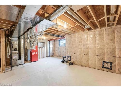 7125 Parsa Street, Niagara Falls, ON - Indoor Photo Showing Basement