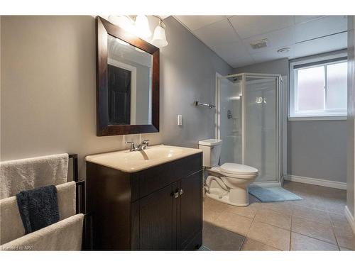 8378 Atack Court, Niagara Falls, ON - Indoor Photo Showing Bathroom