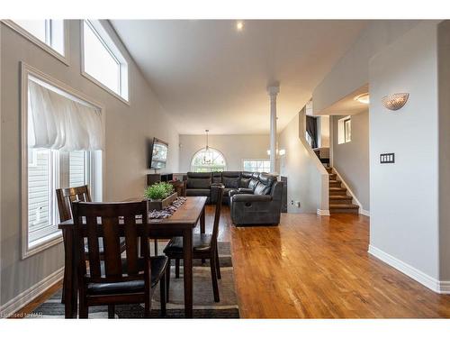 8378 Atack Court, Niagara Falls, ON - Indoor Photo Showing Dining Room