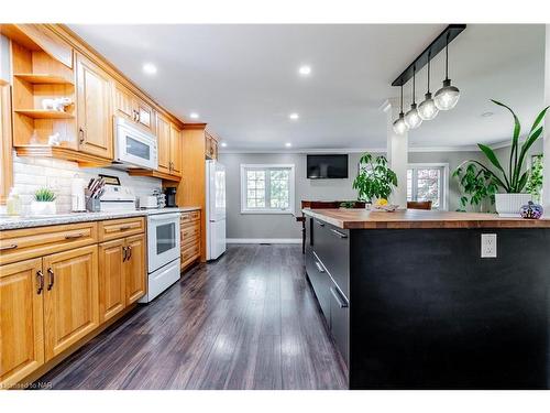 52078 Regional 24 Road, Wainfleet, ON - Indoor Photo Showing Kitchen