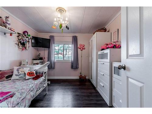 52078 Regional 24 Road, Wainfleet, ON - Indoor Photo Showing Bedroom