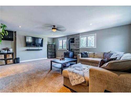 52078 Regional 24 Road, Wainfleet, ON - Indoor Photo Showing Living Room