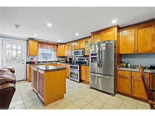 1900 Garrison Road, Fort Erie, ON - Indoor Photo Showing Kitchen