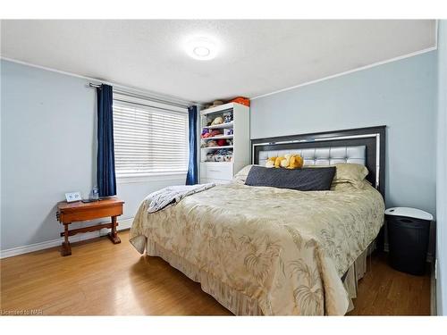 1900 Garrison Road, Fort Erie, ON - Indoor Photo Showing Bedroom