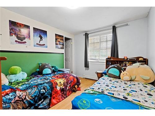 1900 Garrison Road, Fort Erie, ON - Indoor Photo Showing Bedroom