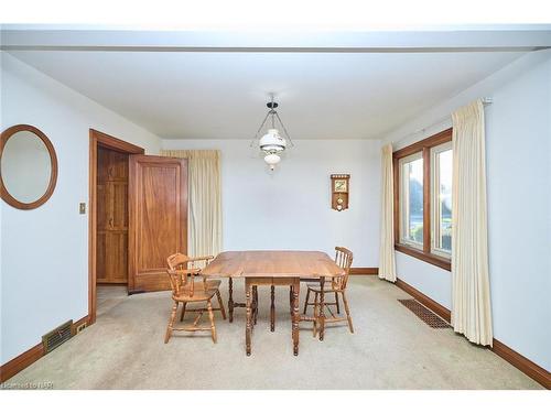 214 Bowen Road, Fort Erie, ON - Indoor Photo Showing Dining Room