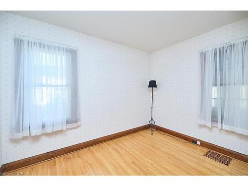 214 Bowen Road, Fort Erie, ON - Indoor Photo Showing Other Room