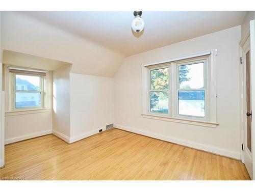 214 Bowen Road, Fort Erie, ON - Indoor Photo Showing Other Room