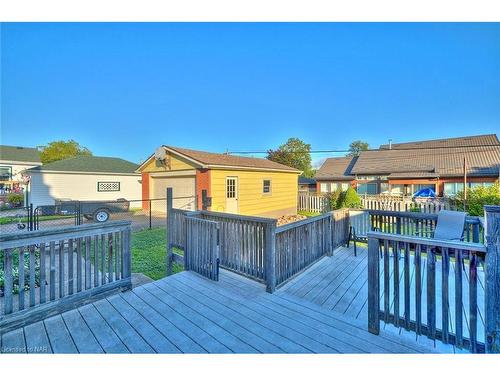 214 Bowen Road, Fort Erie, ON - Outdoor With Deck Patio Veranda With Exterior