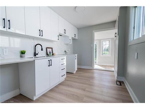 321 Dieppe Street, Welland, ON - Indoor Photo Showing Kitchen