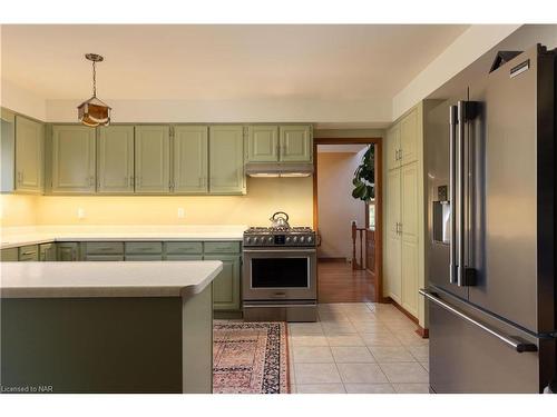 1424 Four Mile Creek Road, Virgil, ON - Indoor Photo Showing Kitchen